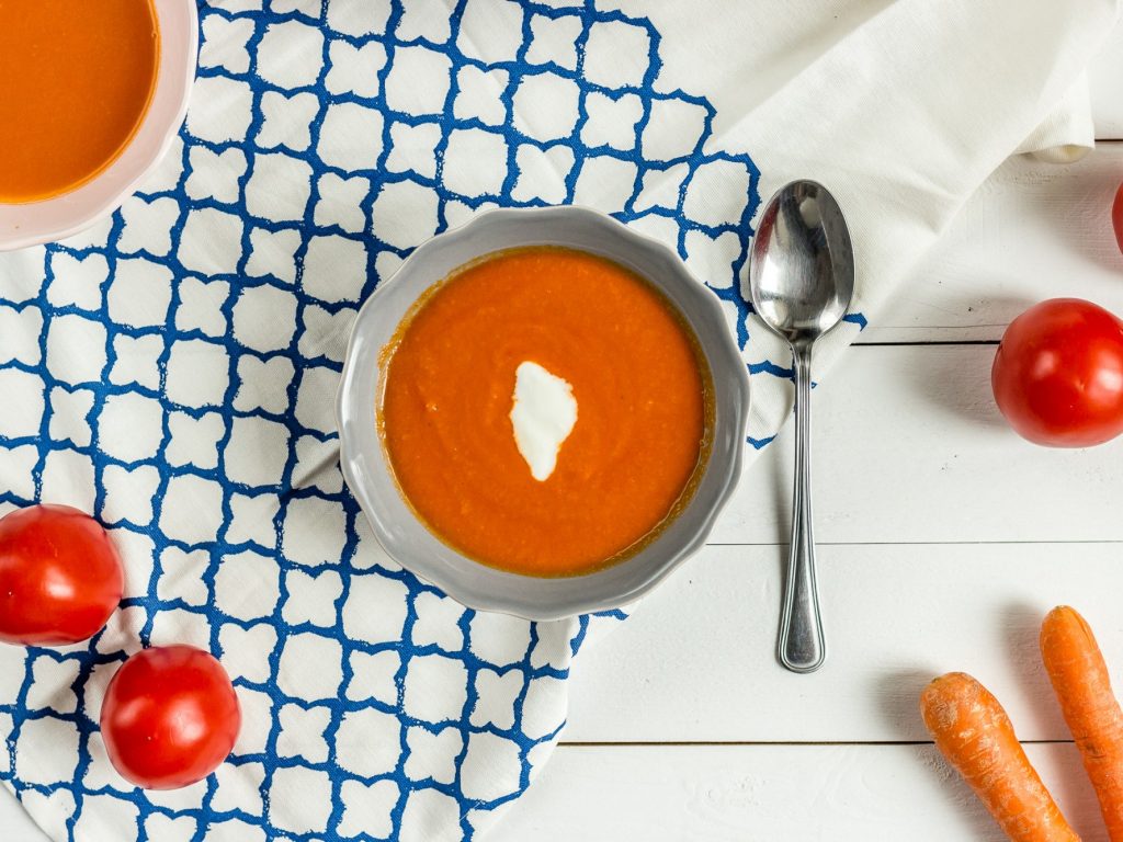 zupa pomidorowa z mlekiem kokosowym i ryżem